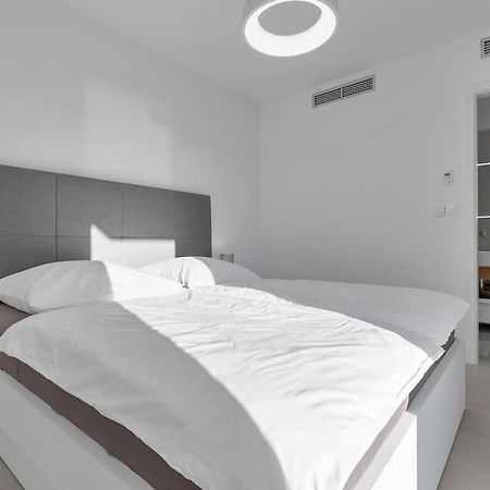 Apartman Delux With Private Pool - Makarska Exklusiv Tučepi Kültér fotó