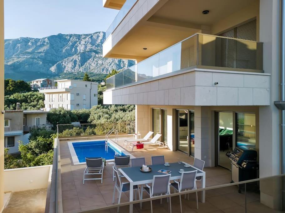 Apartman Delux With Private Pool - Makarska Exklusiv Tučepi Kültér fotó