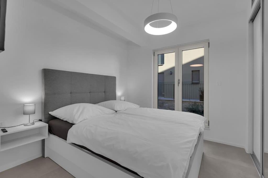 Apartman Delux With Private Pool - Makarska Exklusiv Tučepi Kültér fotó