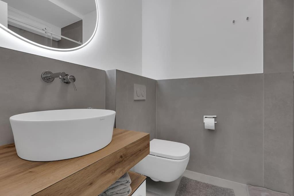 Apartman Delux With Private Pool - Makarska Exklusiv Tučepi Kültér fotó