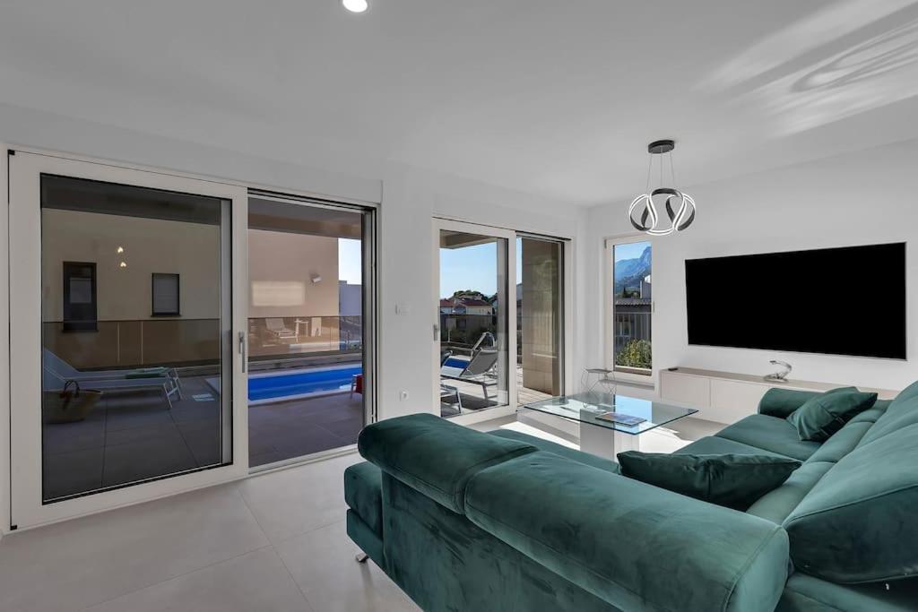Apartman Delux With Private Pool - Makarska Exklusiv Tučepi Kültér fotó