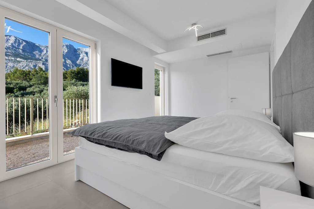 Apartman Delux With Private Pool - Makarska Exklusiv Tučepi Kültér fotó